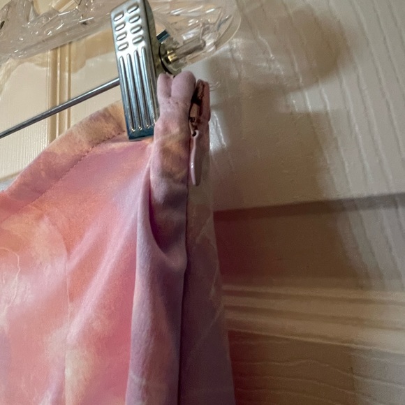 Roxy Knee Length Pencil Skirt Pink/Purple/White with light floral pattern - Picture 6 of 7